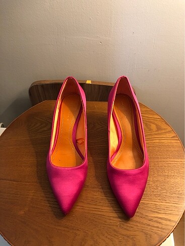 Saten Stiletto