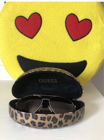 Guess güneş gözlüğü