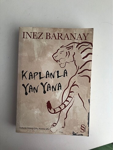 Inez Baranay kaplanla yan yana