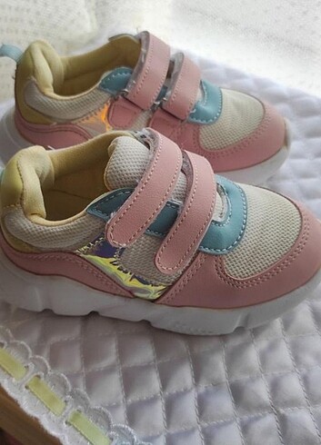 LC Waikiki Kız çocuk spor ayakkabı