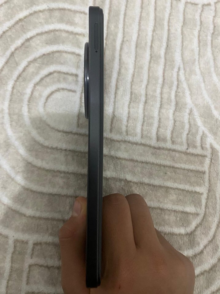 Gri Android Telefon, Koyu Ekran - Görsel 5