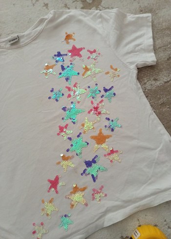 Kız Çocuk Beyaz Parlak Yıldız Baskılı Tişört - Görsel 2