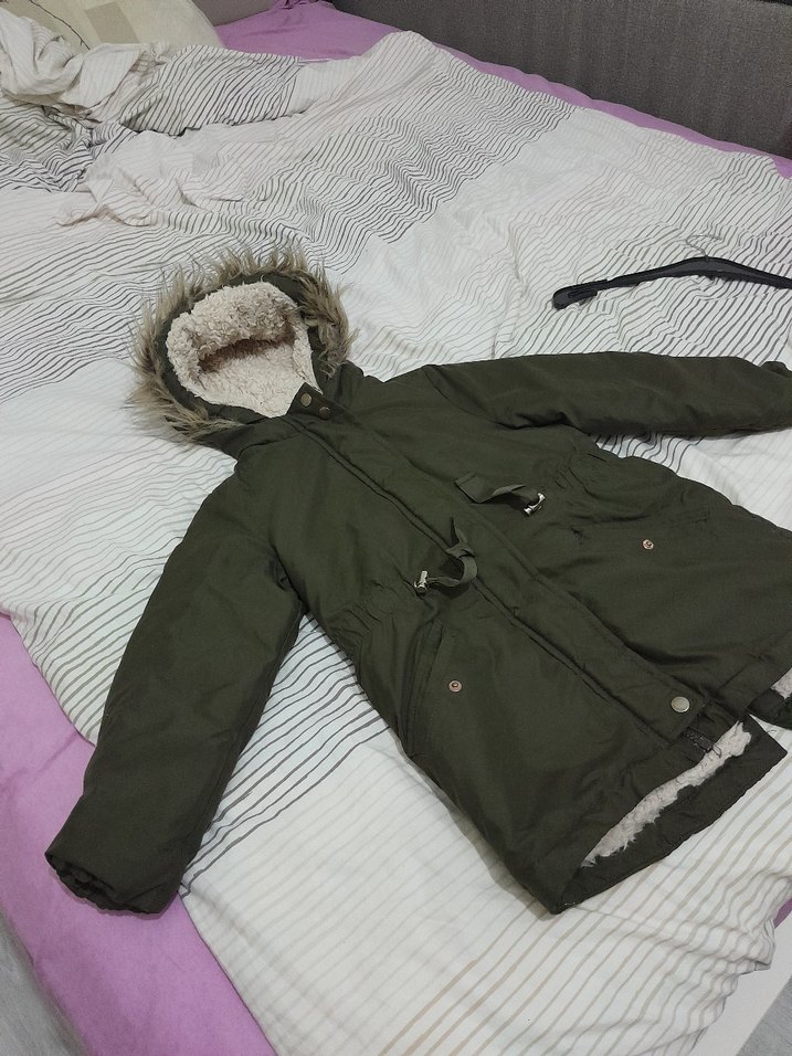 6 7 yas kız cocuk Kapüşonlu Kürklü Kışlık Mont - Görsel 2