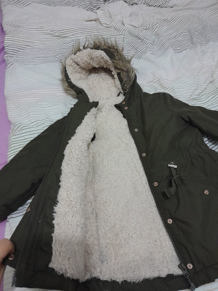 6 7 yas kız cocuk Kapüşonlu Kürklü Kışlık Mont - Görsel 4