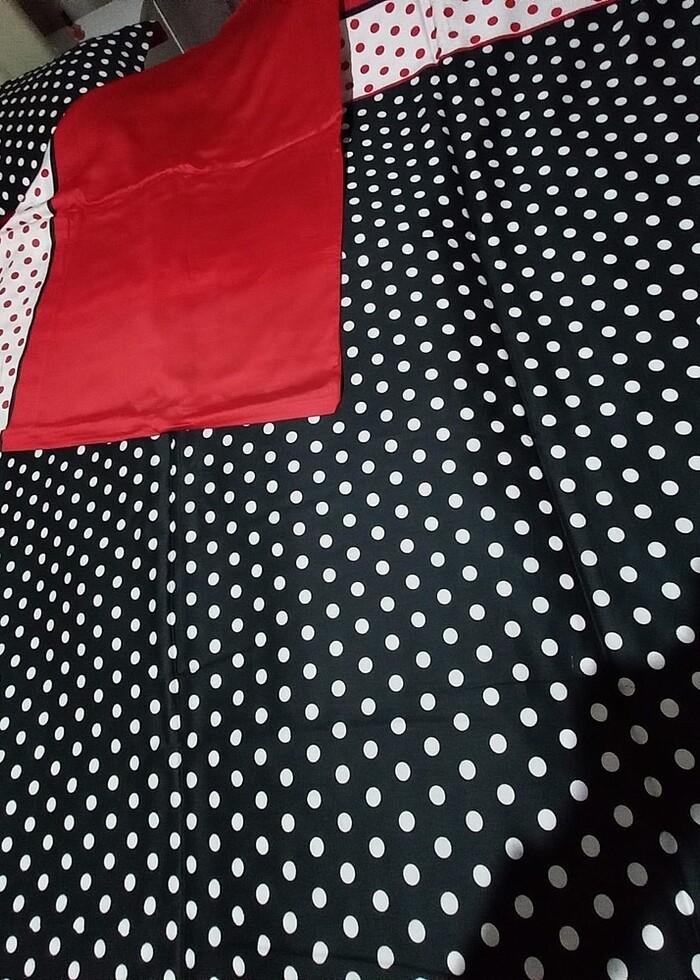 Kırmızı siyah pamuk saten nevresim takımı kutusunda - Görsel 2