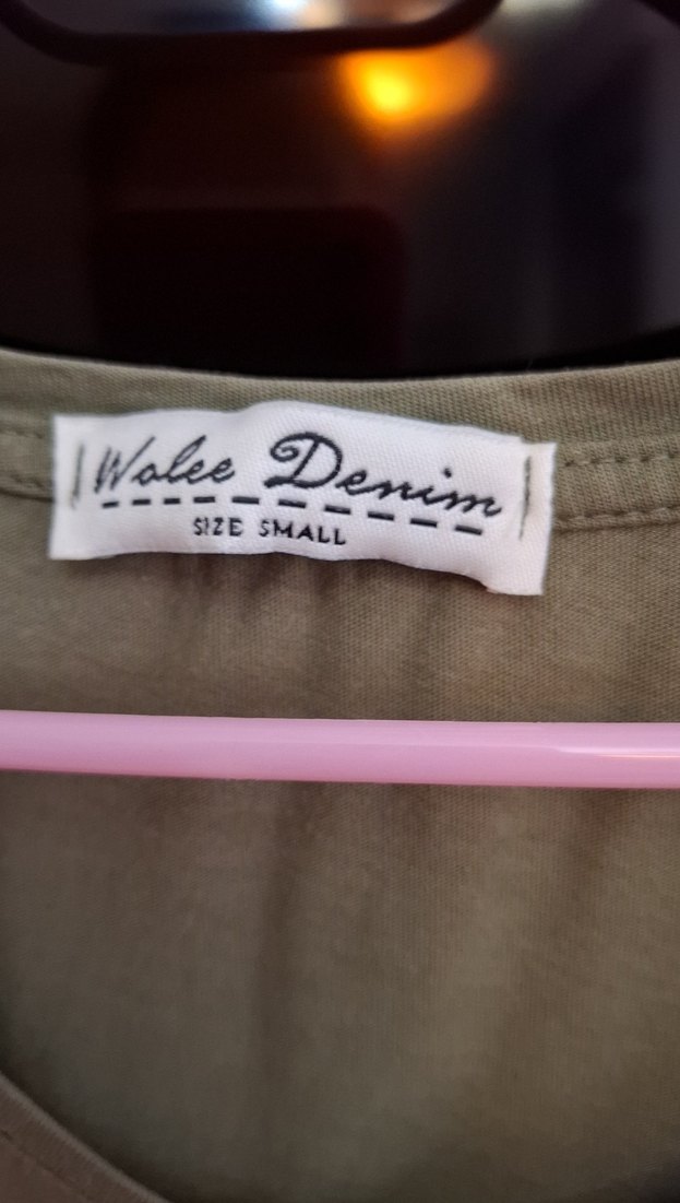 V Yaka Haki Süet Tişört - Görsel 2