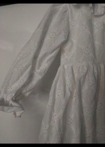 Kız Çocuk Beyaz Nakışlı Fırfırlı Elbise - Görsel 4