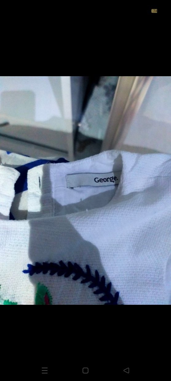 Çiçek İşlemeli Beyaz Kız Çocuk Elbisesi - Görsel 4