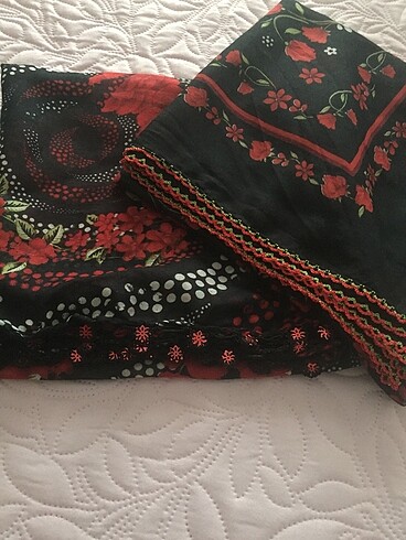 Diğer Yazma baş örtüsü