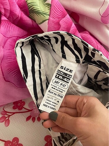 40 Beden Zebra desenli pantolon