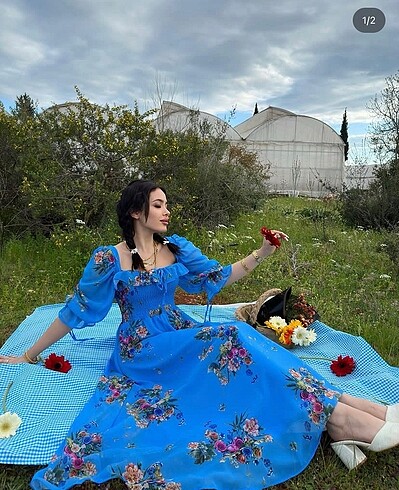 Şifon Kumaş Astarlı Gipeli Kare Yaka Çiçekli Elbise