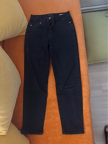 siyah jean 1 kere giyildi