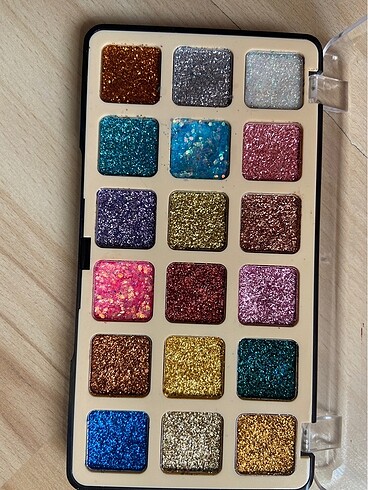 Beden Glitter