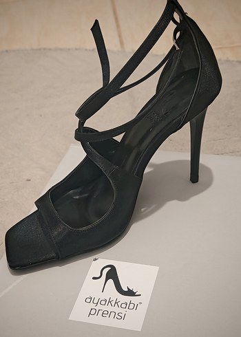 37 Beden Siyah Deri Stiletto Topuklu Kadın Ayakkabı