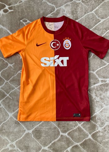 xs Beden kırmızı Renk GS FORMASI 11 YAŞ