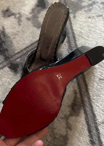 Tokalı Siyah Kadın Dolgu Topuk Terlik - Görsel 2