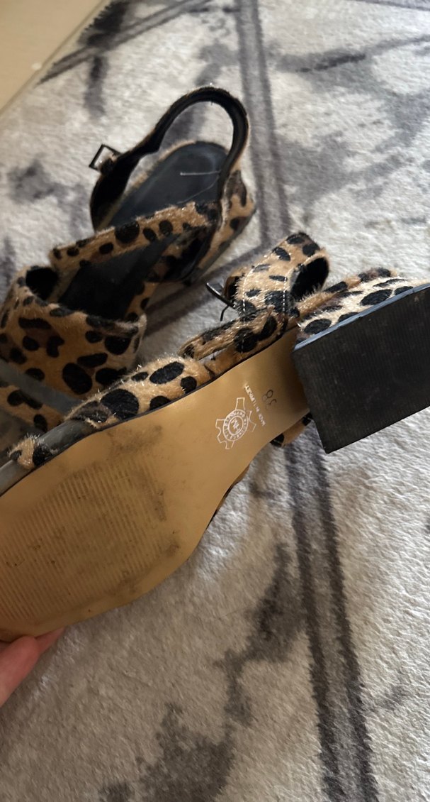 Kürklü Leopar Desenli Topuklu Kadın Sandalet - Görsel 2