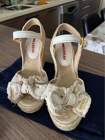 37 Beden beyaz Renk Prada platform bilekten bağlı fiyonklu ayakkabı