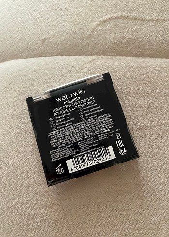 Beden Wet n Wild Işıltılı Aydınlatıcı Pudra - Blossom Glow
