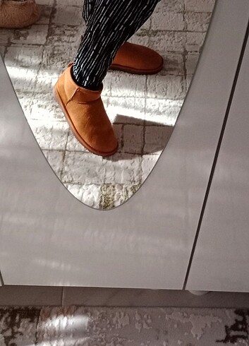Harika UGG