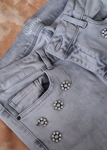 Gri Düğmeli Kadın Midi Kot Pantolon - Görsel 2