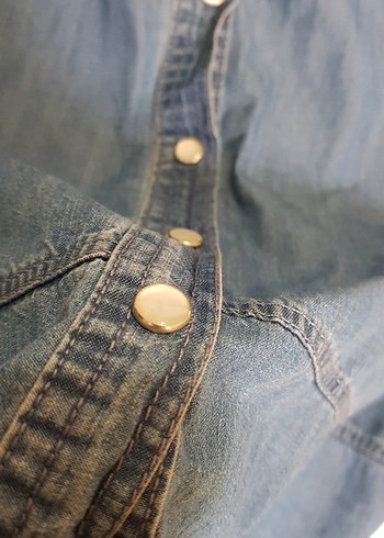 KOTON Düğmeli Mavi Denim Kadın Gömlek. Defosuz sorunsuz! - Görsel 3