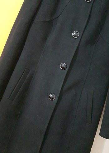 Düğmeli Siyah Kaban - Görsel 4