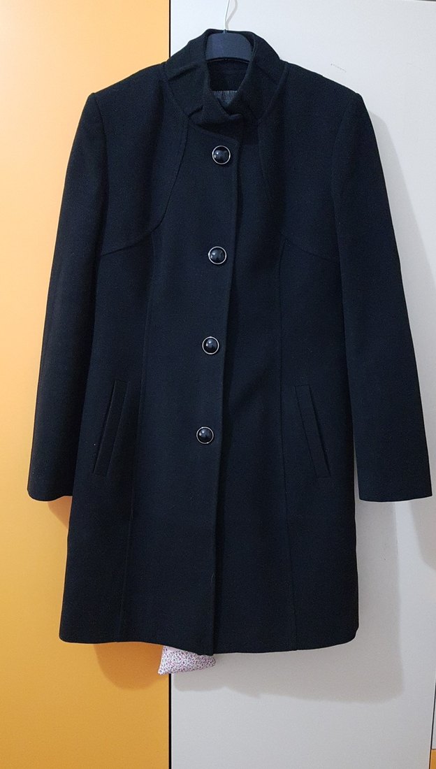 Düğmeli Siyah Kaban - Görsel 2