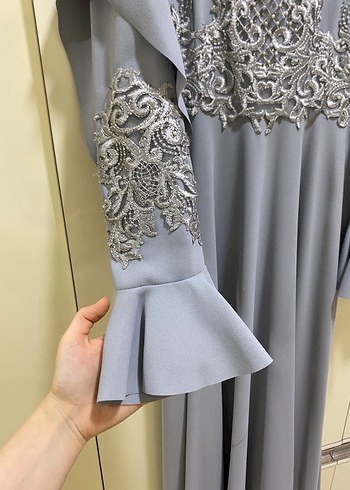 Nakışlı Gri Uzun Abiye Elbise - Görsel 3