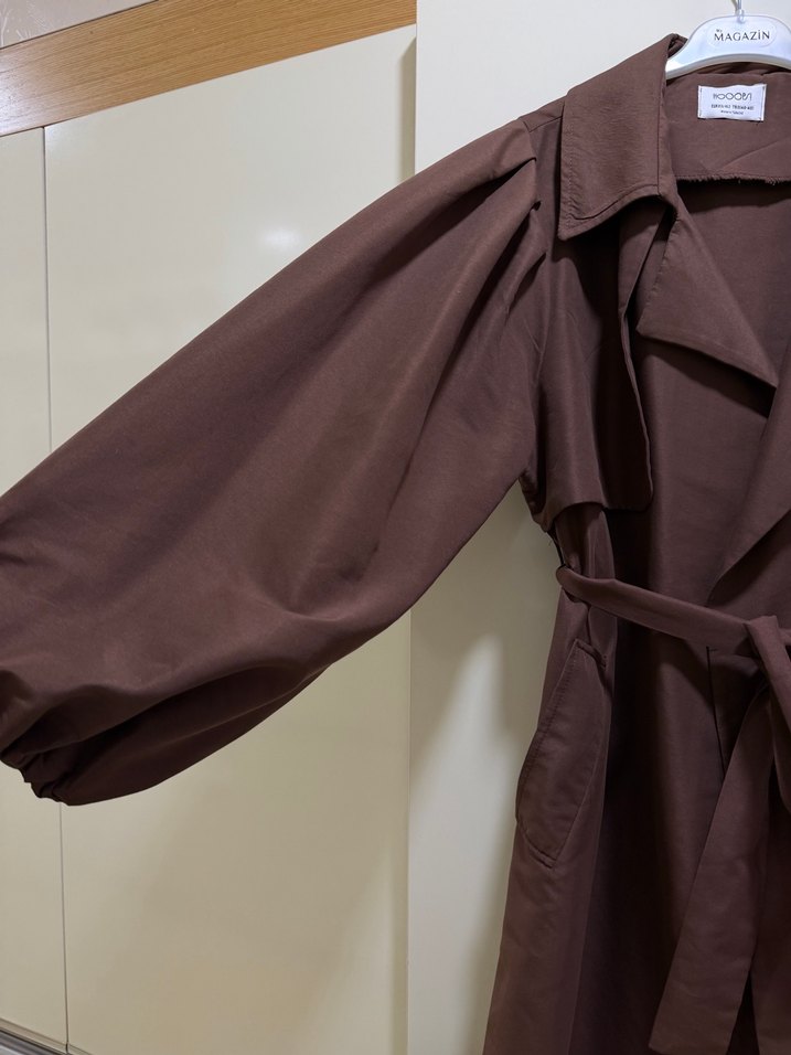 Kahverengi Kemerli Uzun Kadın Trençkot - Görsel 3