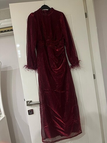Diğer Bordo kolu tüllü abiye