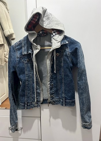 Gri Kapüşonlu Kadın Denim Kot Ceket