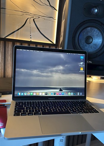 Apple MACBOOK 2017 VST PLUGİNLER YÜKLÜ 2 TB HDD 128 SSD