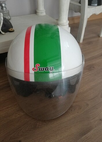 Retro motor kaskı. 