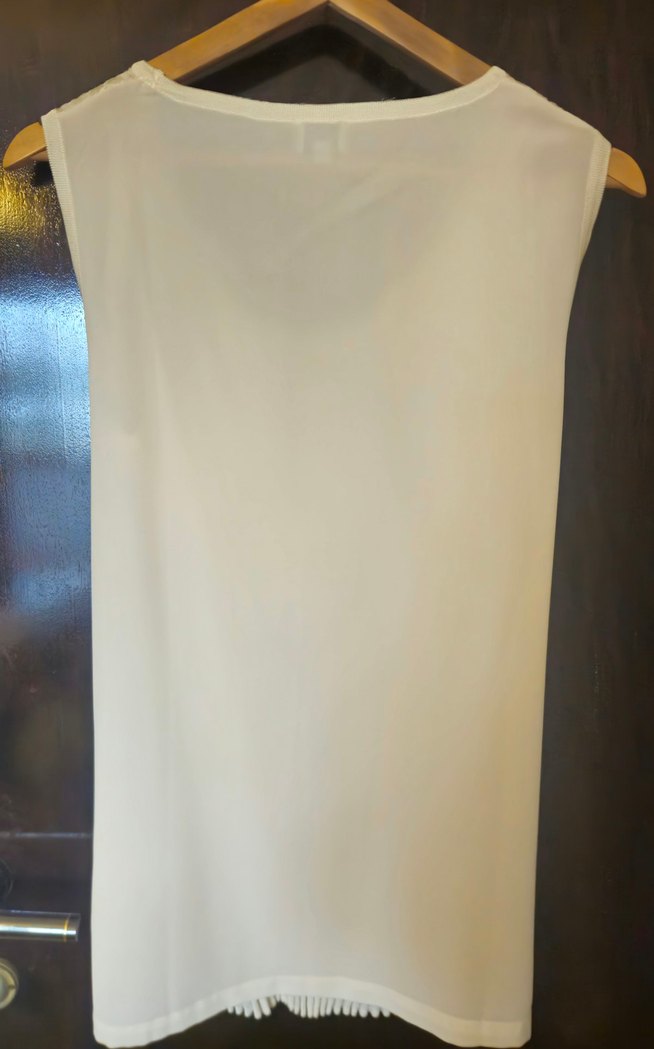 Beyaz Pilili Kolsuz bluz hiç kullanılmamış yeni - Görsel 2