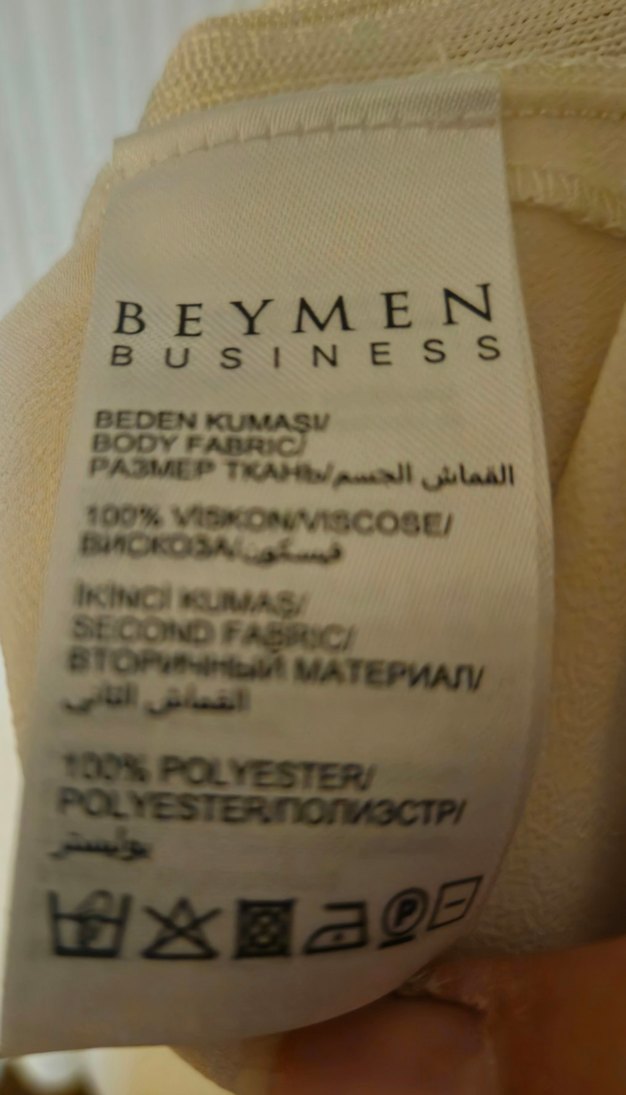 Beyaz Pilili Kolsuz bluz hiç kullanılmamış yeni - Görsel 4