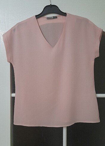 Yazlık uçuk pembe bluz.
