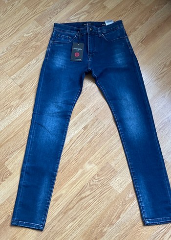 Salvatore Ferragamo 32