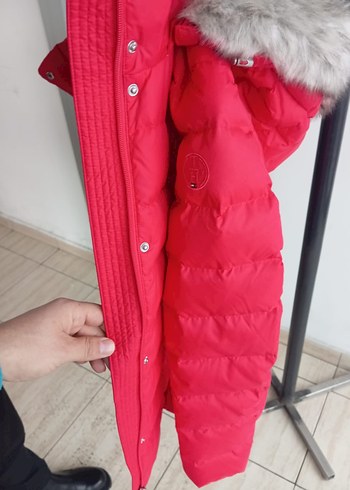 Kırmızı Kapüşonlu Kadın Kışlık mont - Görsel 2