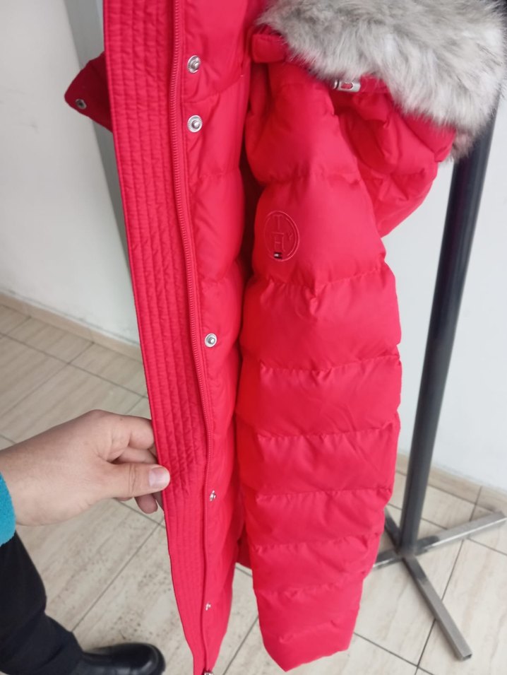 Kırmızı Kapüşonlu Kadın Kışlık mont - Görsel 2