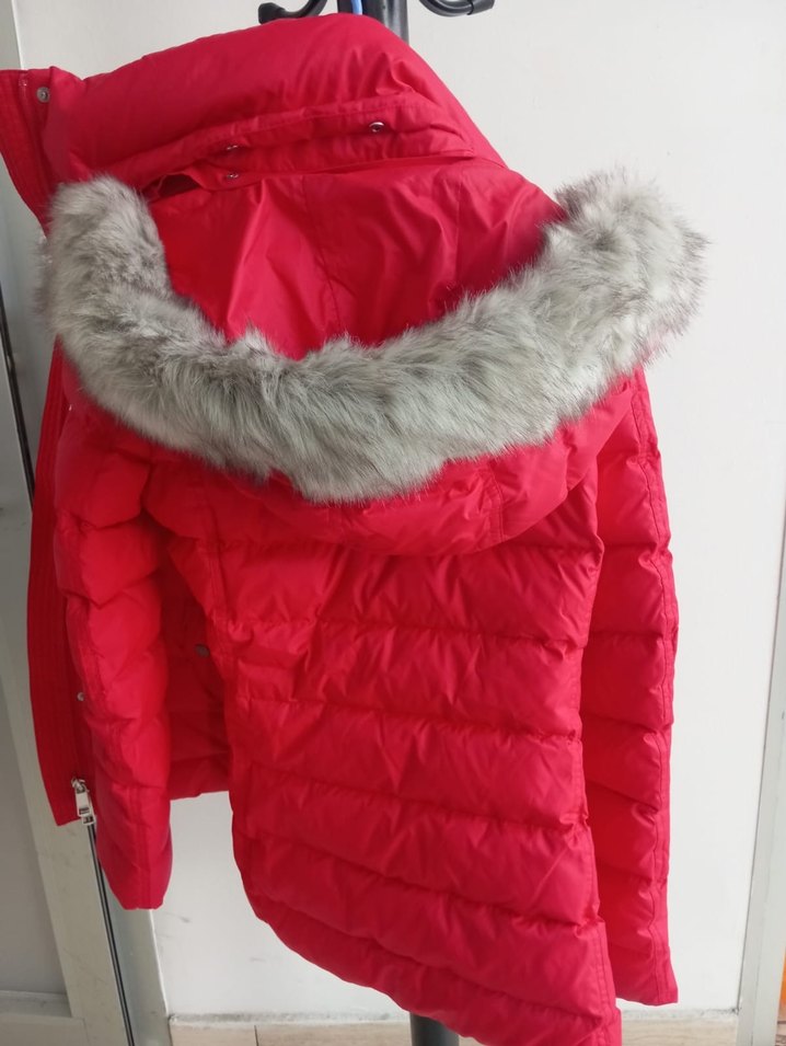 Kırmızı Kapüşonlu Kadın Kışlık mont - Görsel 4