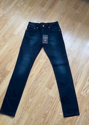 Salvatore Ferragamo 32