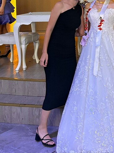 s Beden TEK OMUZ MİDİ ELBİSE