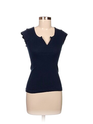 Diğer T-shirt %70 İndirimli.