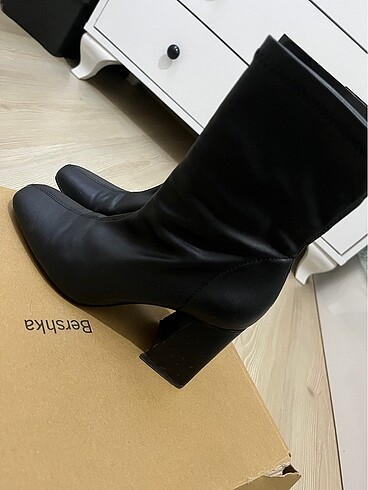Bershka topuklu bot