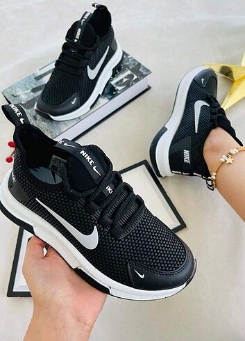 Spor ayakkabısı