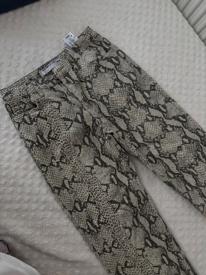 Yeşil yılan desenli pantolon - Görsel 3