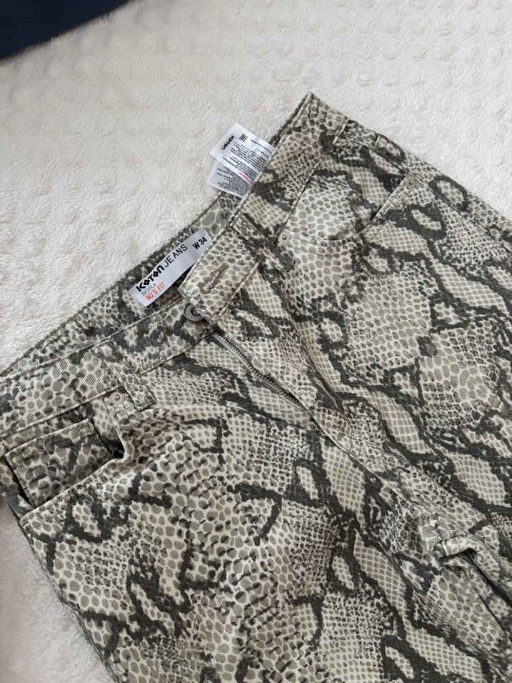 Yeşil yılan desenli pantolon - Görsel 2