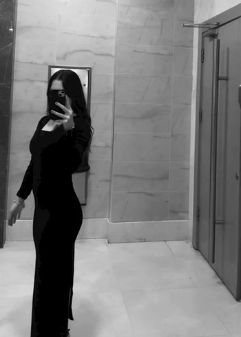 Siyah yırtmaçlı v yaka elbise - Görsel 6