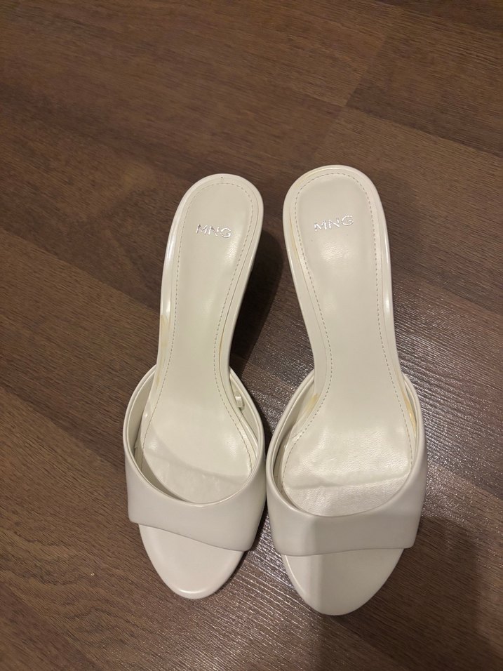 Beyaz topuklu terlik - Görsel 5